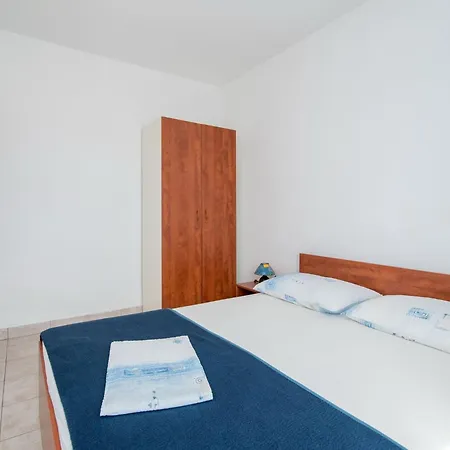 Apartamento Neva- Two Bedroom With Balcony 4r *