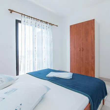 Apartman Neva- Two Bedroom With Balcony 4r Selca (Brac)