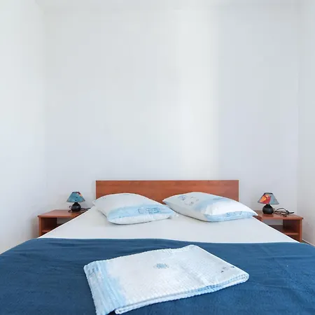 Neva- Two Bedroom With Balcony 4r