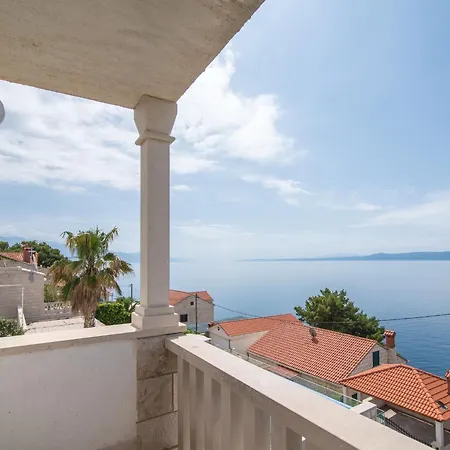 Neva- Two Bedroom With Balcony 4r Apartman *