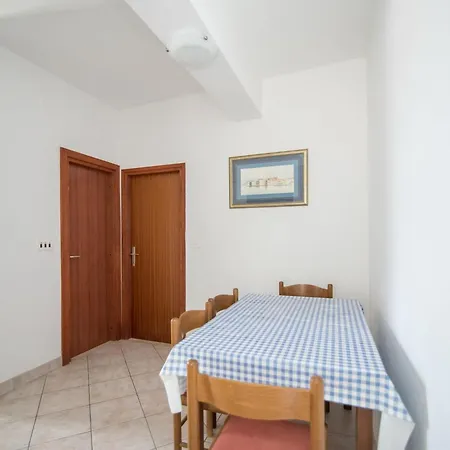 Neva- Two Bedroom With Balcony 4r Selca (Brac)